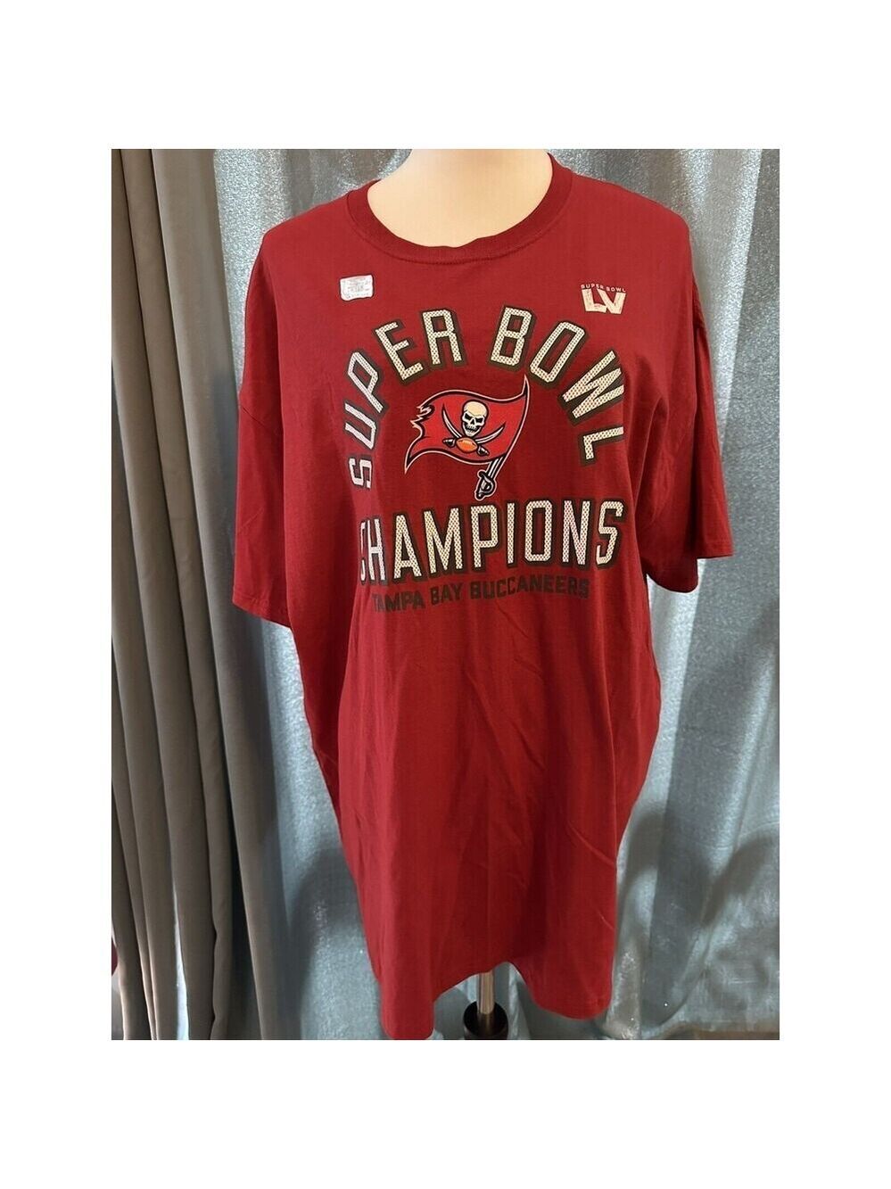 NFL Tampa Bay Buccaneers Football Super Bowl LV t-shirt Size Extra Large NWT